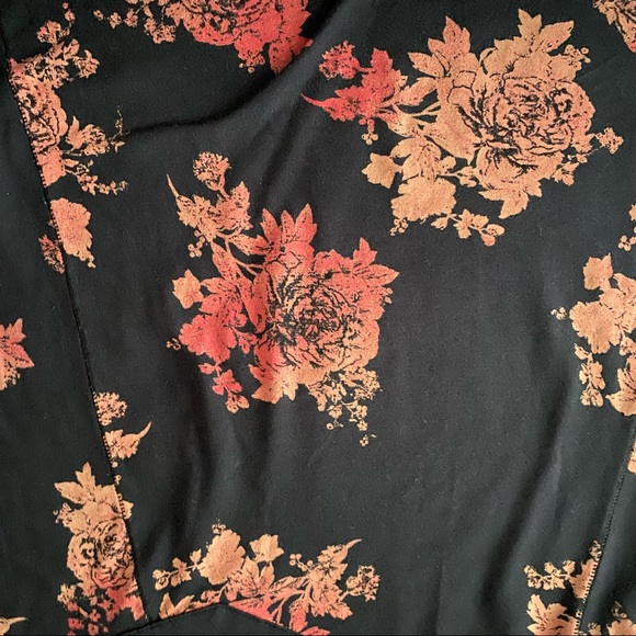 Aritzia Wilfred Floral Print Tank Top - Picture 7 of 9